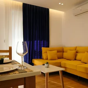 2e-center-apartment.hotels-in-tirana.com/